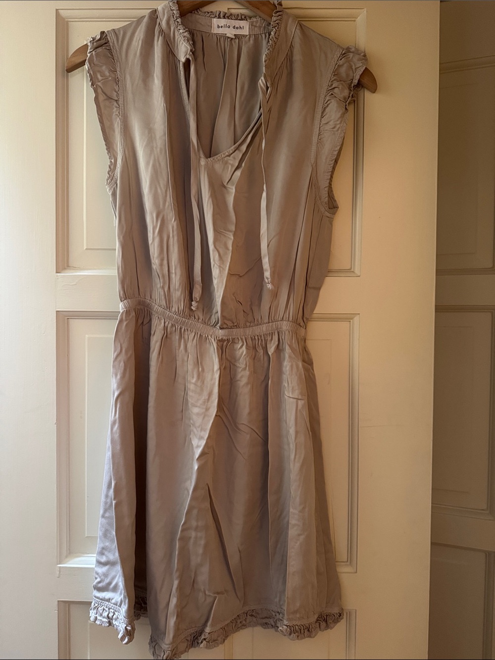 Bella Dahl Taupe Sleeveless Ruffle-Trim Dress